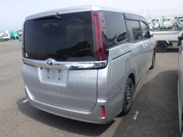 Toyota Noah 2021 Silver