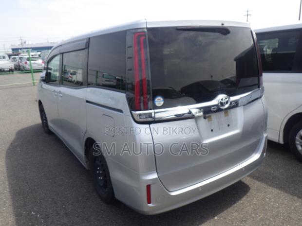 Toyota Noah 2021 Silver