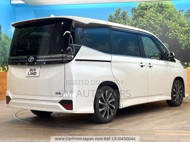 Toyota Voxy 2022 Pearl