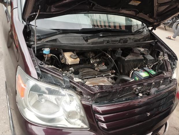 Toyota Noah 2.0 FWD (8 Seater) 2004 Maroon