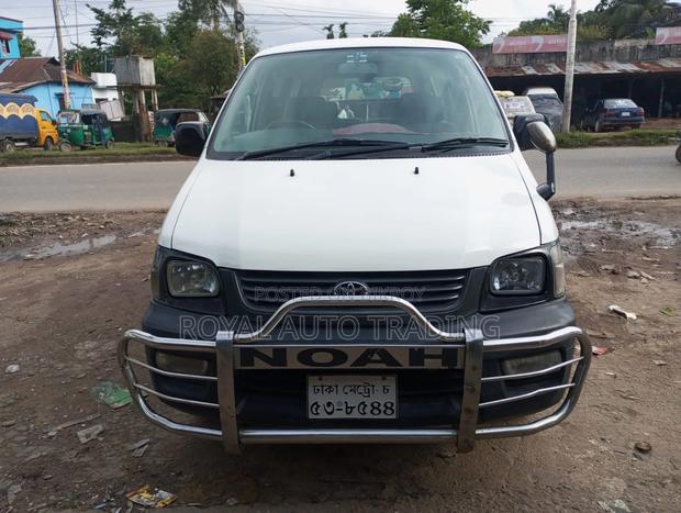 Toyota Noah 2007 White