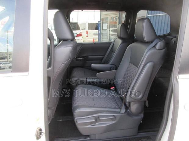 Toyota Voxy Hybrid S-Z 2WD 7-Seater 2022 Pearl