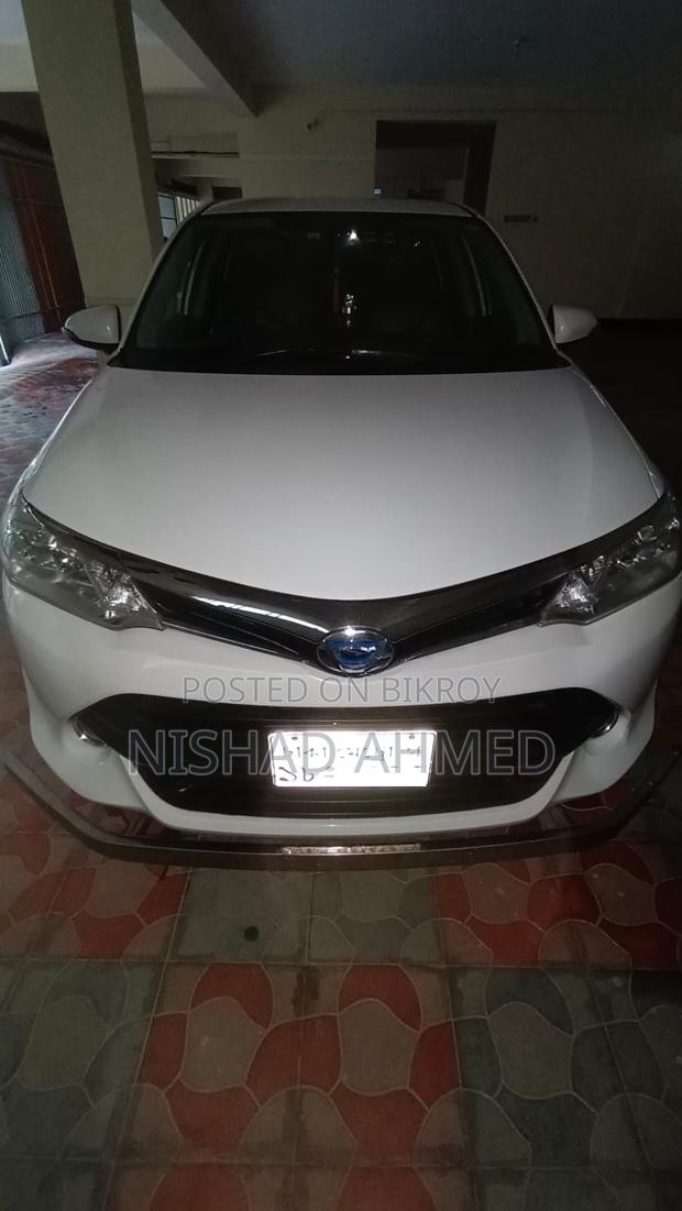 Toyota Corolla Fielder 1.5 Hybrid FWD 2017 White