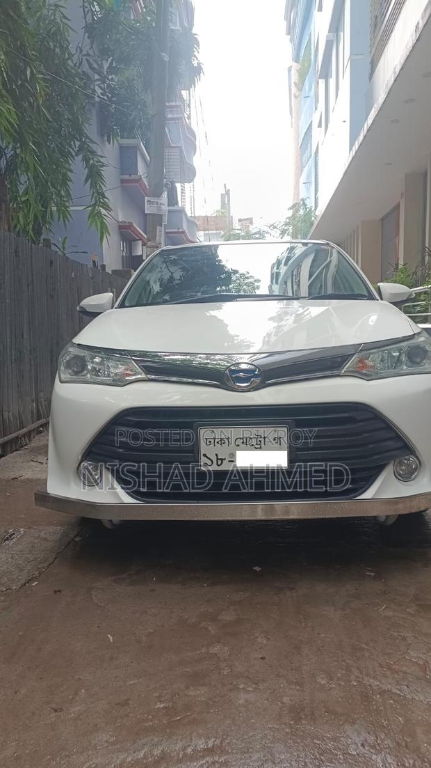 Toyota Corolla Fielder 1.5 Hybrid FWD 2017 White