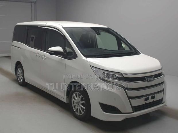 Toyota Noah 2021 Pearl
