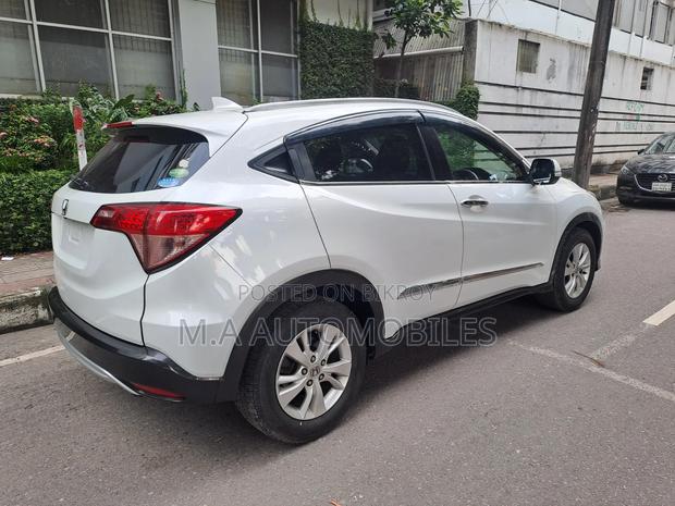 Honda Vezel 2014 Pearl