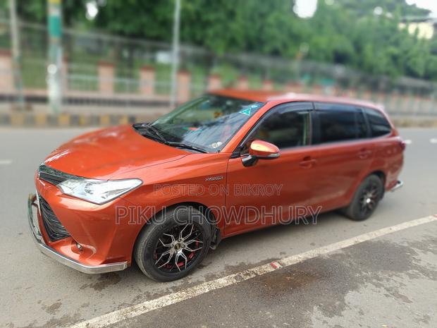 Toyota Corolla Fielder 1.5 Hybrid FWD 2016 Orange