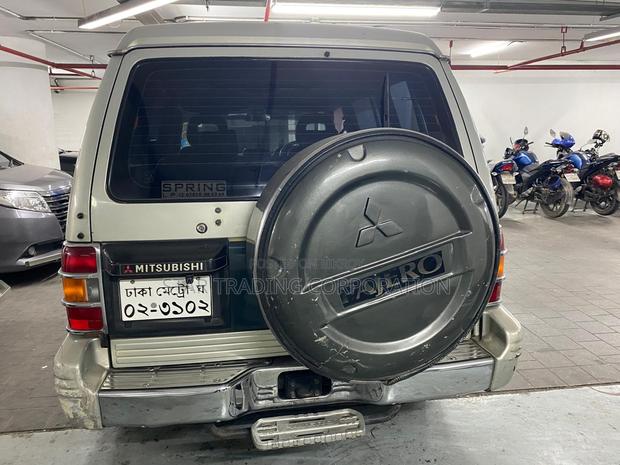 Mitsubishi Pajero 1994 Silver