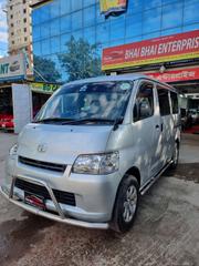 Toyota Noah 2012 White for sale