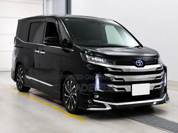 Toyota Noah 2024 Black