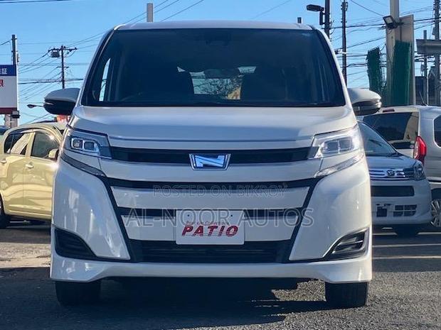 Toyota Noah 2021 White