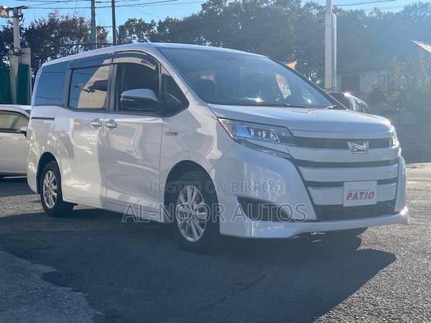 Toyota Noah 2021 White