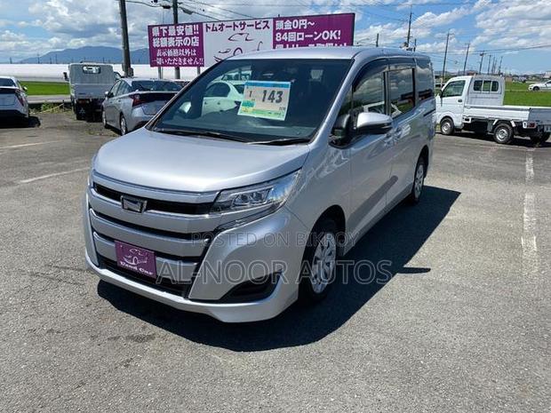 Toyota Noah 2021 Silver