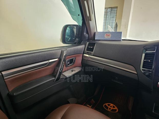 Mitsubishi Pajero Super Exceed 2006 Silver