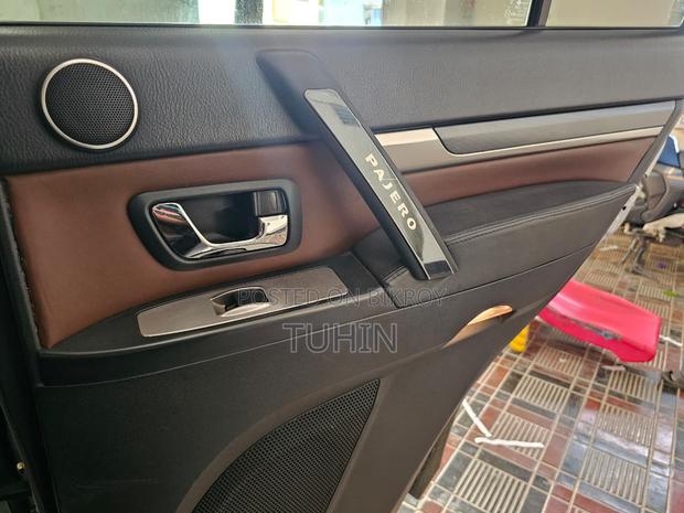 Mitsubishi Pajero Super Exceed 2006 Silver