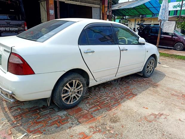 Toyota Corolla 2005 White