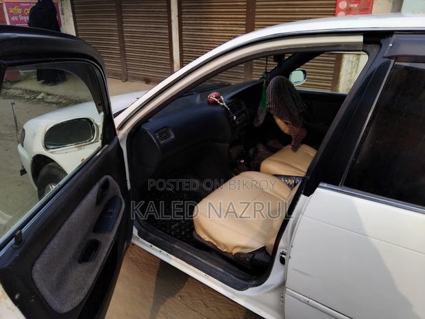 Toyota Corolla 2000 White