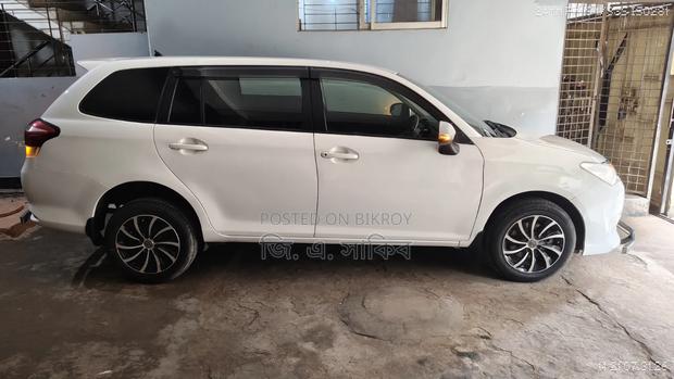 Toyota Corolla Fielder 2017 White