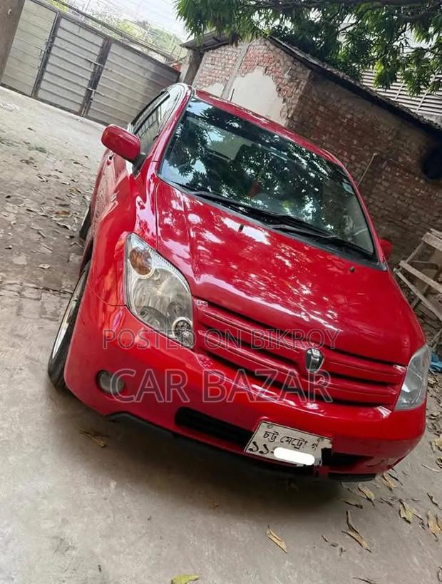 Toyota IST 2005 Red