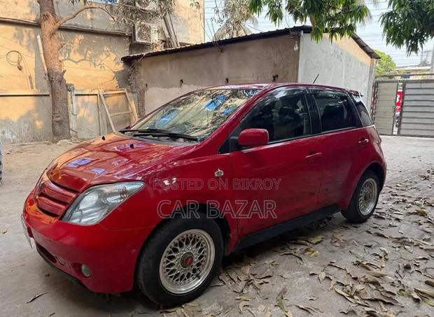 Toyota IST 2005 Red