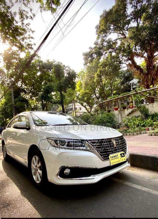 Toyota Premio 1.5 FWD 2019 Pearl