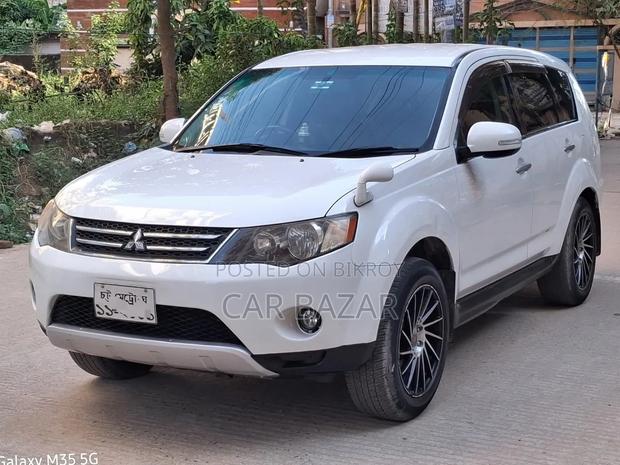 Mitsubishi Outlander XLS 2009 White