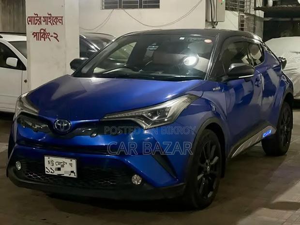 Toyota C-HR 2017 Blue