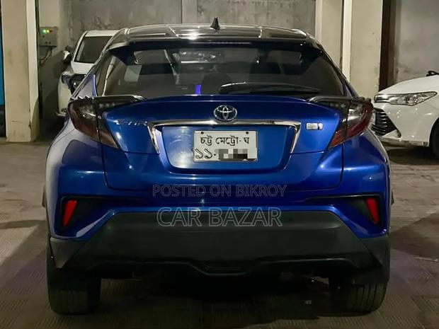 Toyota C-HR 2017 Blue