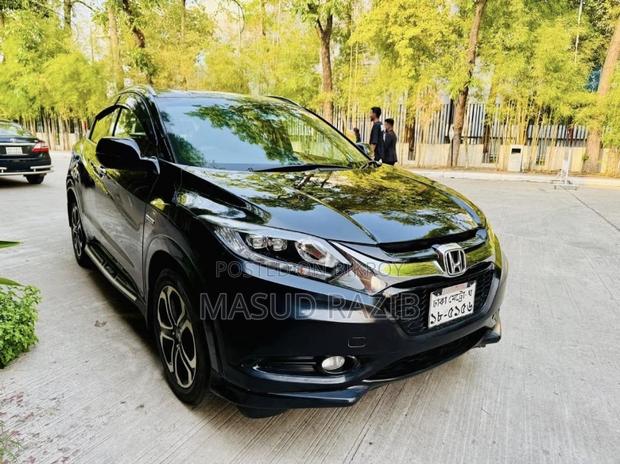 Honda Vezel 1.5 Hybrid 2WD 2015 Black