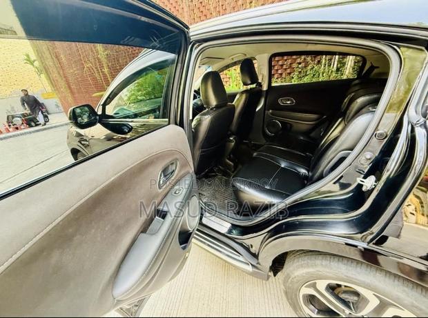 Honda Vezel 1.5 Hybrid 2WD 2015 Black