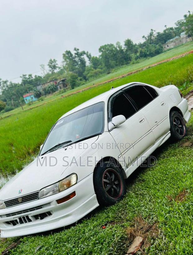 Toyota Corolla 1991 White