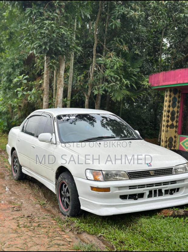 Toyota Corolla 1991 White