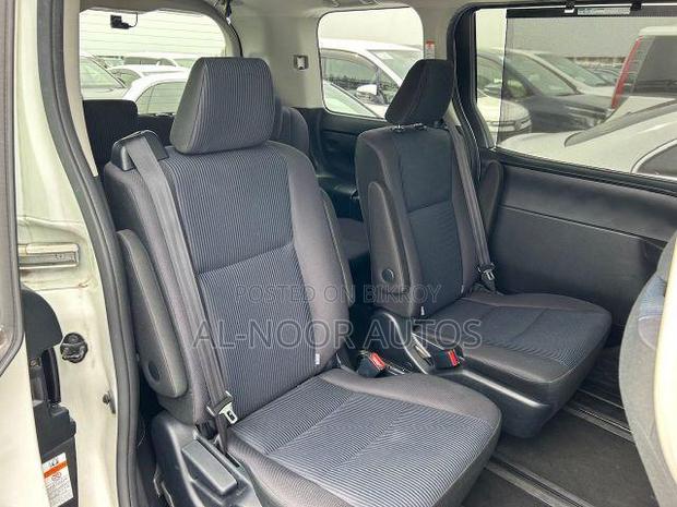 Toyota Noah 2021 Pearl