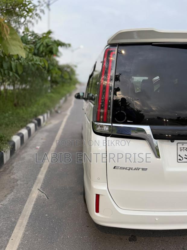 Toyota Esquire 2.0 FWD (7 Seater) 2020 White