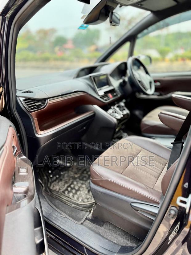 Toyota Esquire 1.8 FWD Hybrid (7 Seater) 2018 Black