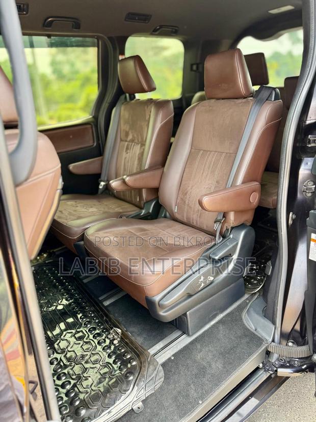 Toyota Esquire 1.8 FWD Hybrid (7 Seater) 2018 Black