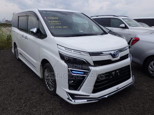 Toyota Voxy 2021 Pearl