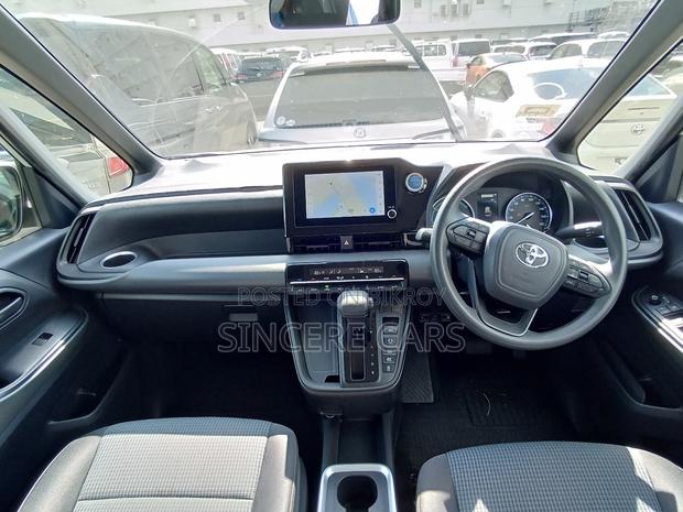 Toyota Noah 2022 Pearl