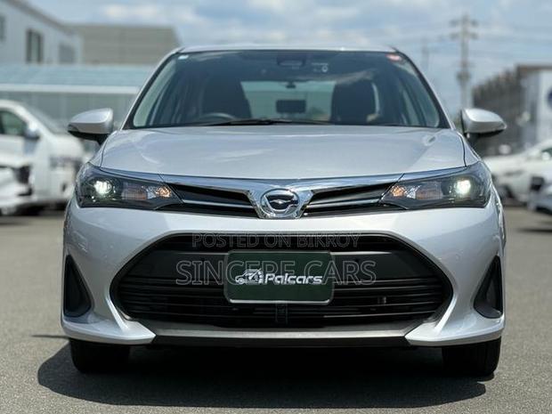 Toyota Axio 2021 Silver