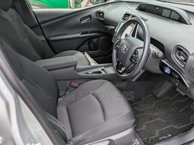 Toyota Prius 2021 Silver