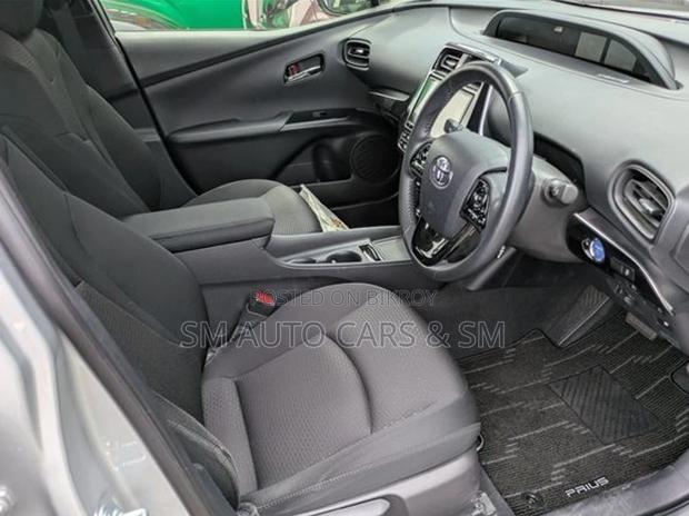 Toyota Prius 2021 Silver
