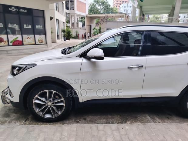 Hyundai Santa Fe 2017 White