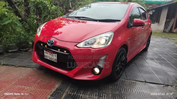 Toyota Aqua 2015 Red