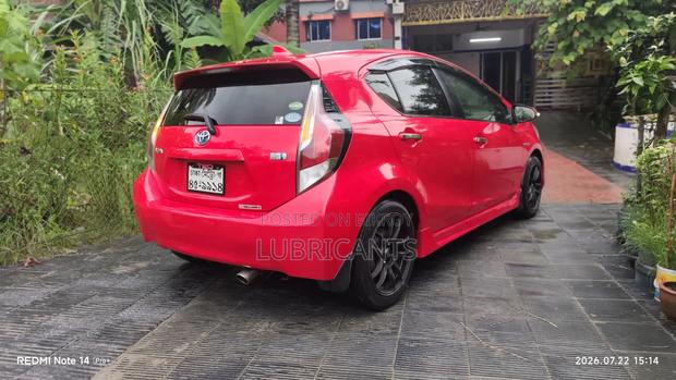 Toyota Aqua 2015 Red