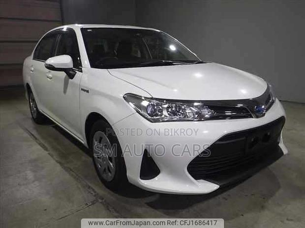 Toyota Axio 2021 White