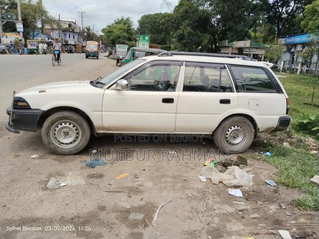 Toyota Corolla 1997 White