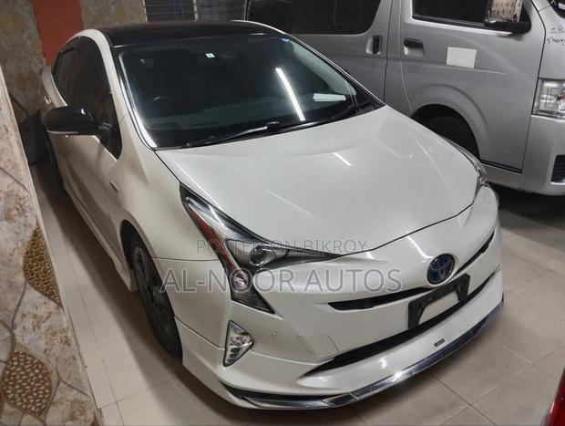Toyota Prius 2018 Pearl