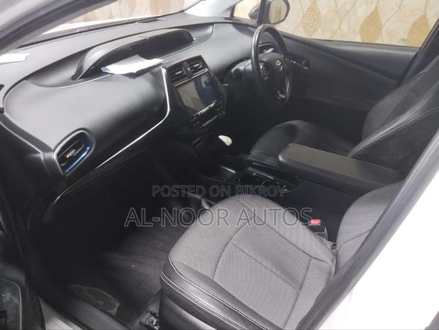 Toyota Prius 2018 Pearl