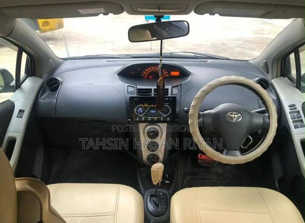 Toyota Vitz 2008 Silver