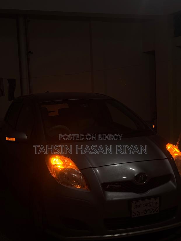 Toyota Vitz 2008 Silver